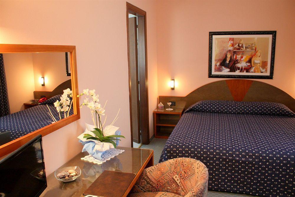 Hotel Rosa 阿巴诺泰尔梅 外观 照片