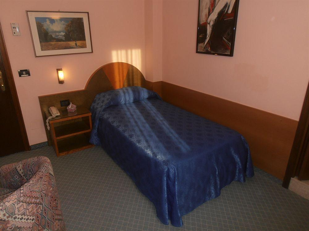 Hotel Rosa 阿巴诺泰尔梅 外观 照片